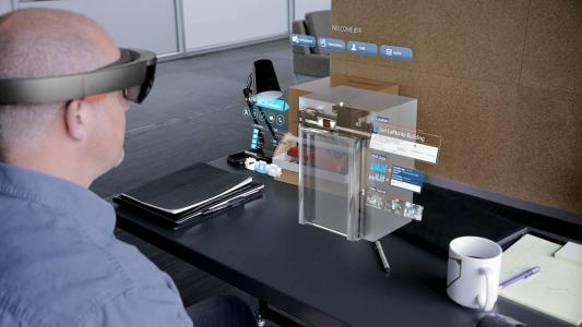“游戏测试：微软员工反对美国军方的HoloLens合同